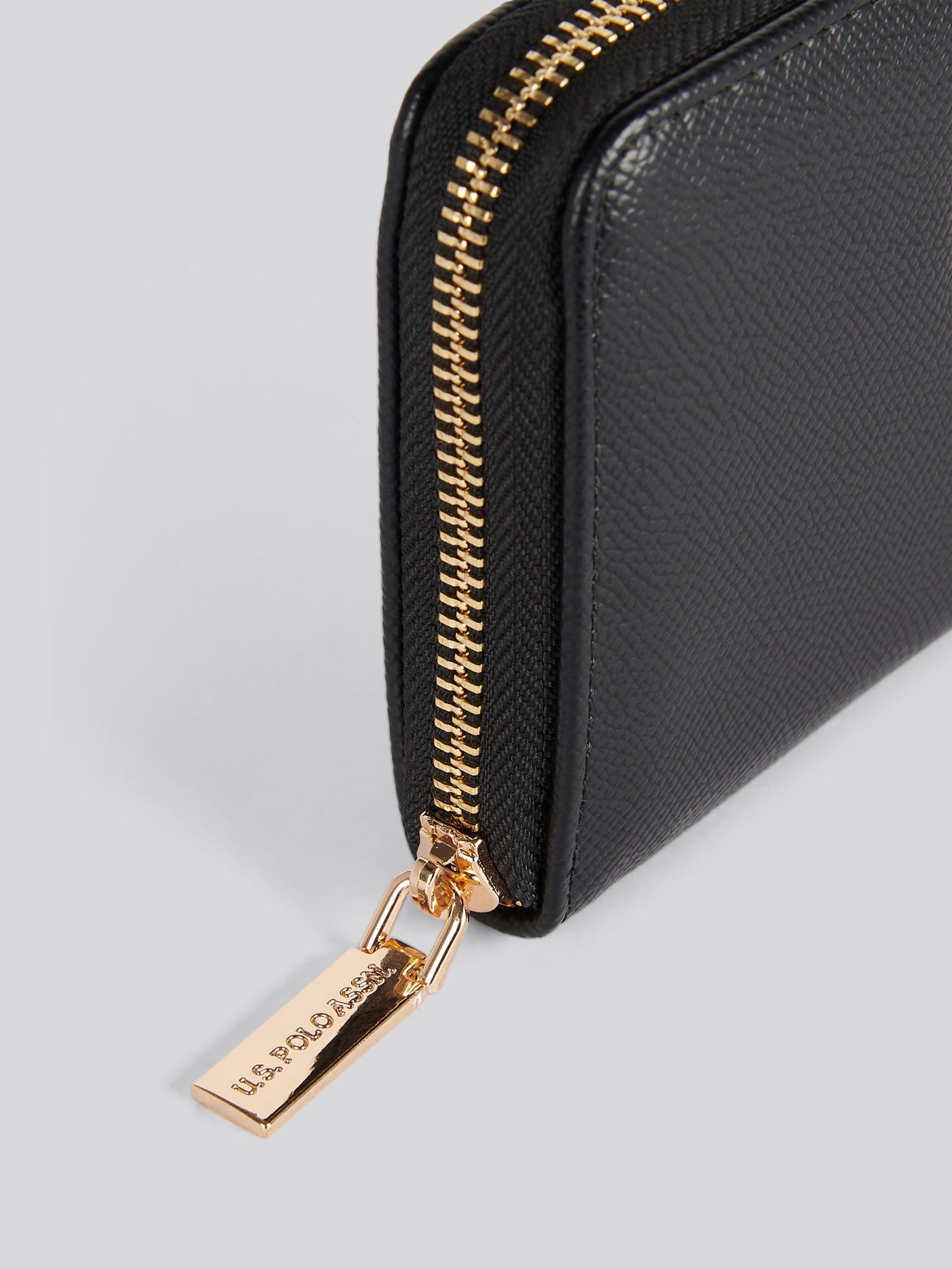Womens Jones Medium Zip Wallet Black