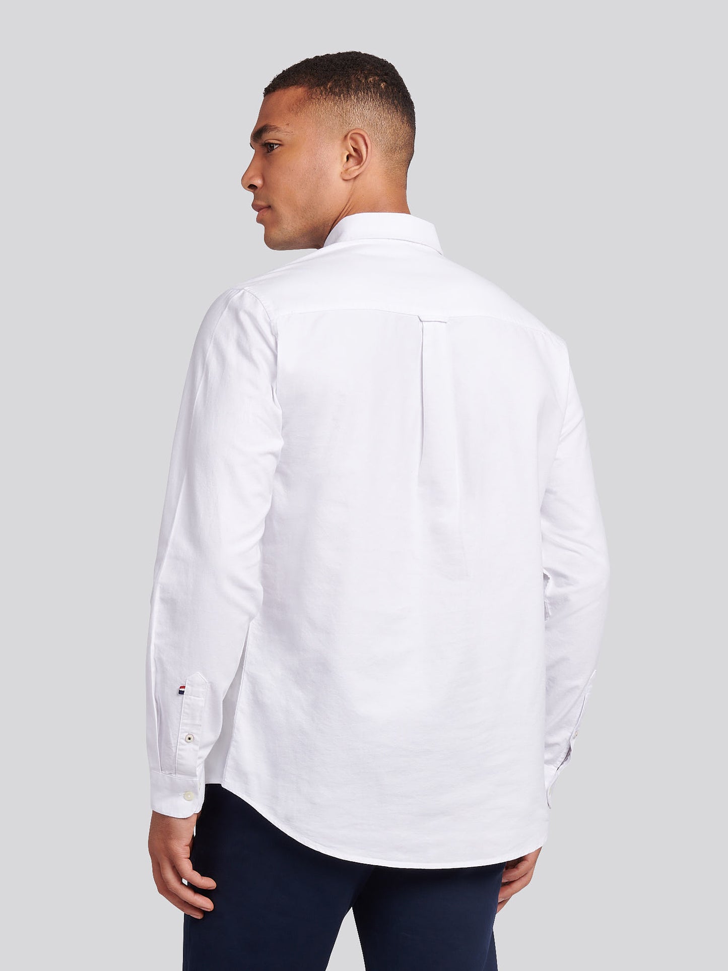 Mens Peached Oxford Shirt  in White / Dark Sapphire Navy DHM