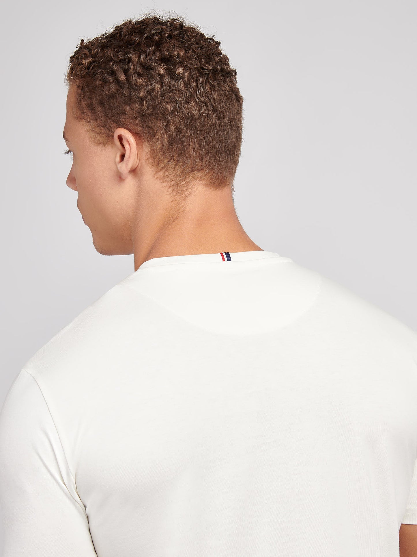 T-shirt podwójnych jeźdźców męskich w szepcie biały