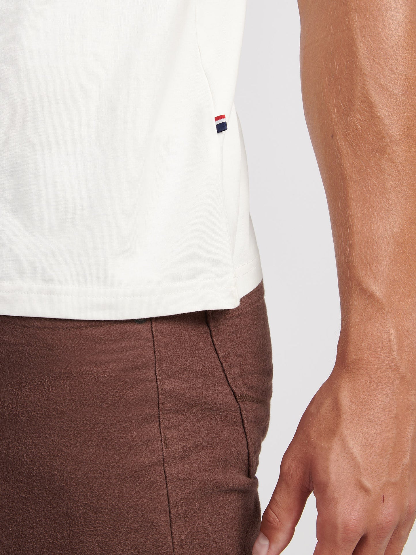 T-shirt podwójnych jeźdźców męskich w szepcie biały