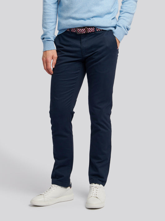 Mess Classic Chinos w ciemnym szafirowym granatowym/haute Red DHM
