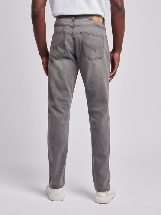 Mens Classic Fit Jean w szarym myciu