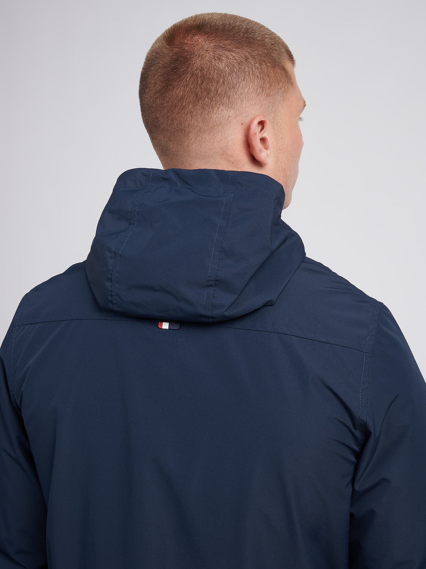 Windbreaker z podszewką męskiej w ciemnym szafirowym granatowym/haute czerwony DHM