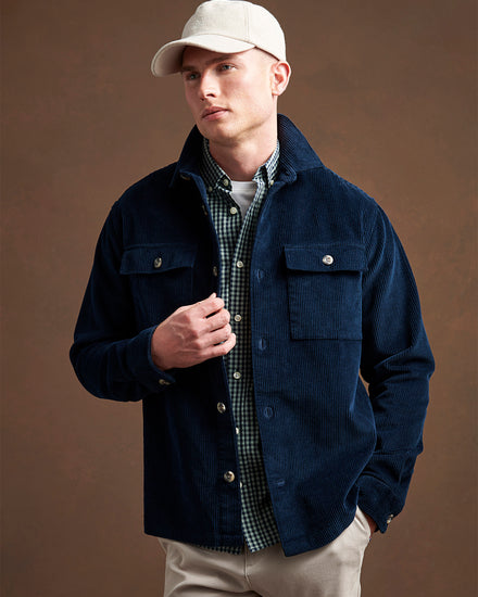 Teksturowany przewód przegląda ciemna szafirowa granat