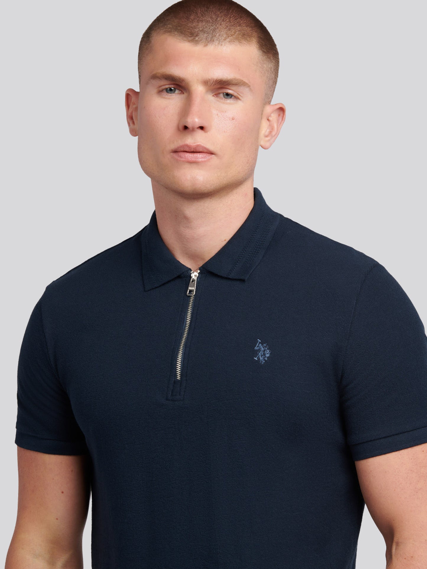 Płaski pala tekstura Zip SS Polo Dark Sapphire granatowy/księżycowy światło niebieski DHM