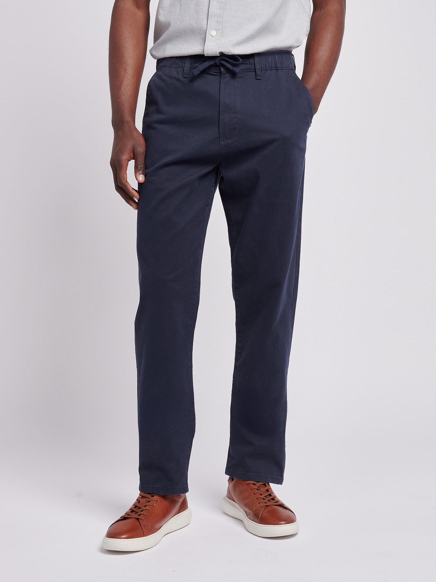 Męski komfort talia klasyczny chino w ciemnym szafirowym granatowym/księżycowym światle niebieskim dhm