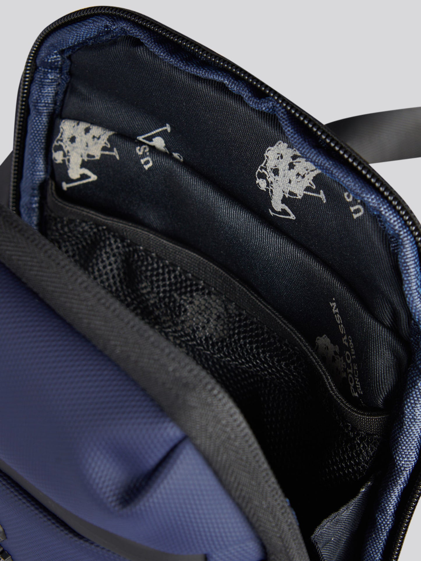 Arrowhead S. Crossbody poliesterowa marynarka wojenna