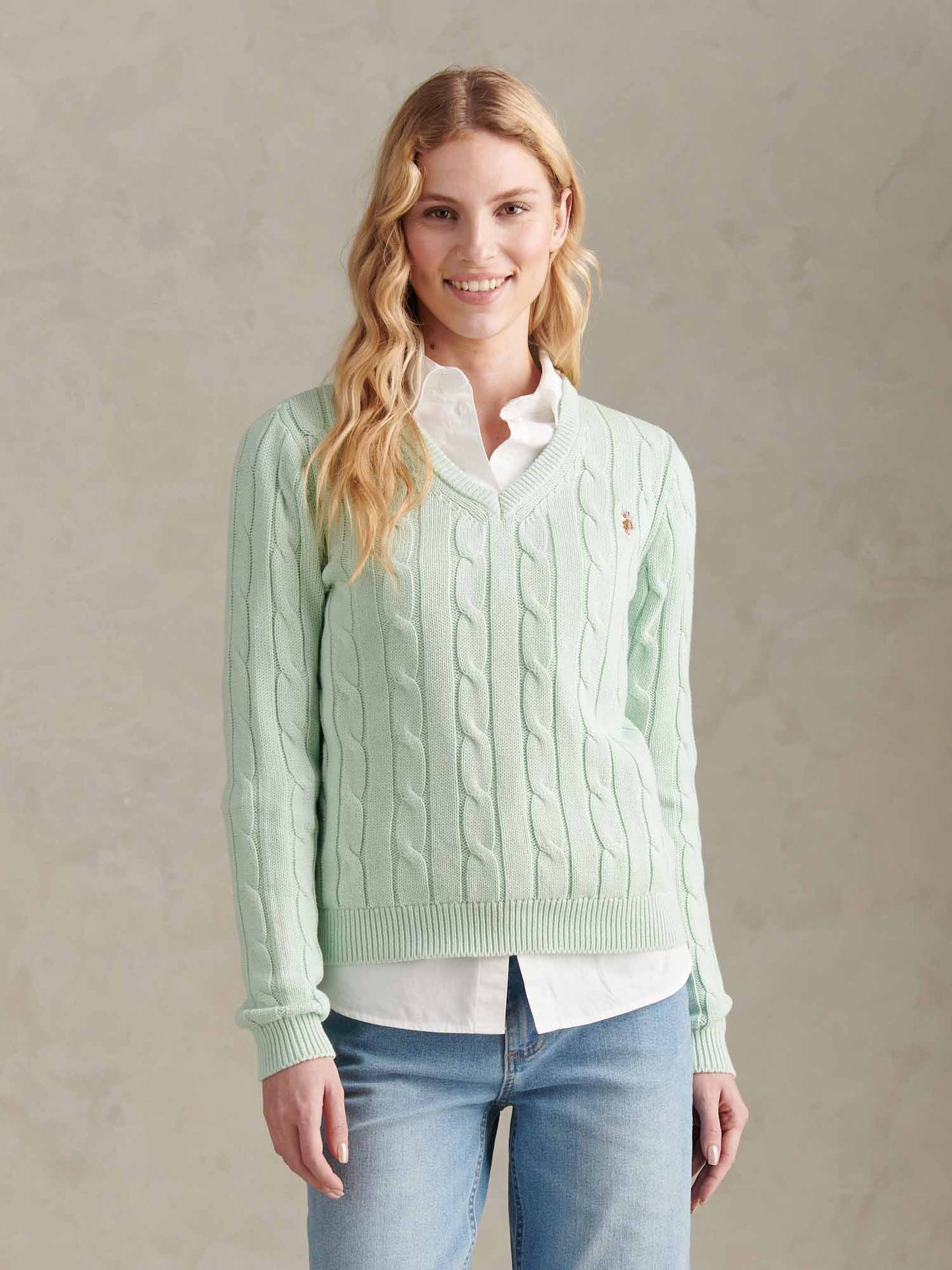 Womens V-Neck Cable Jumper in Misty Jade
