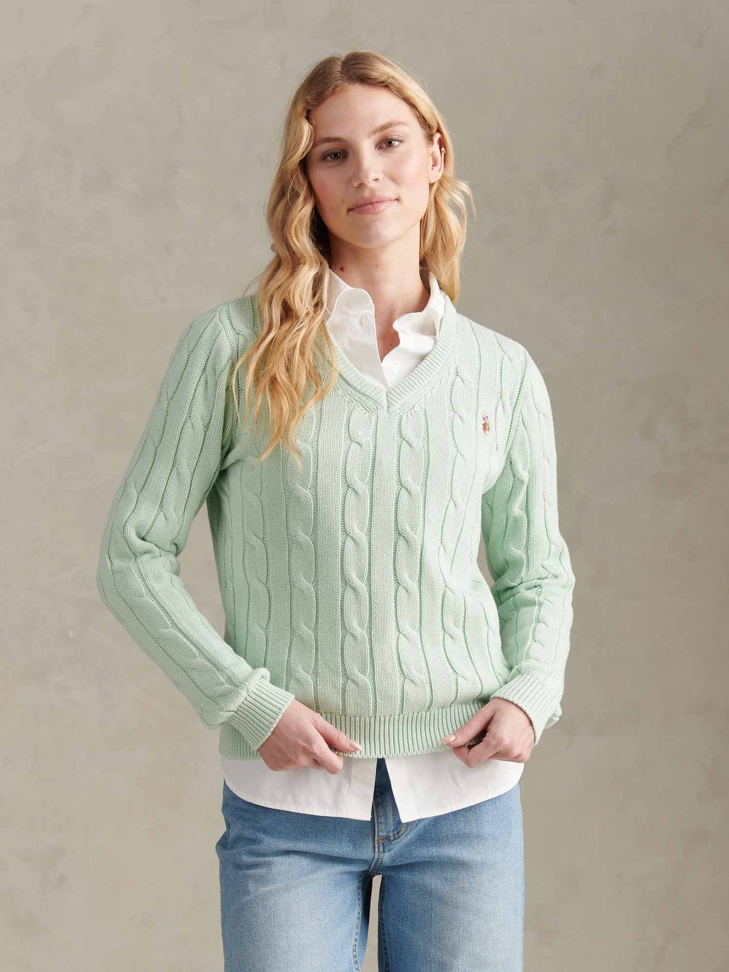 Womens V-Neck Cable Jumper in Misty Jade