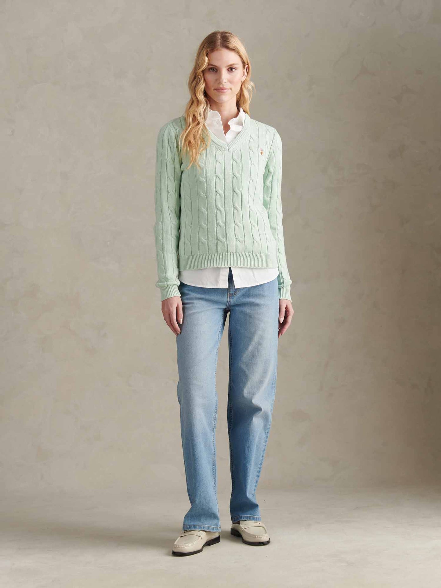 Womens V-Neck Cable Jumper in Misty Jade