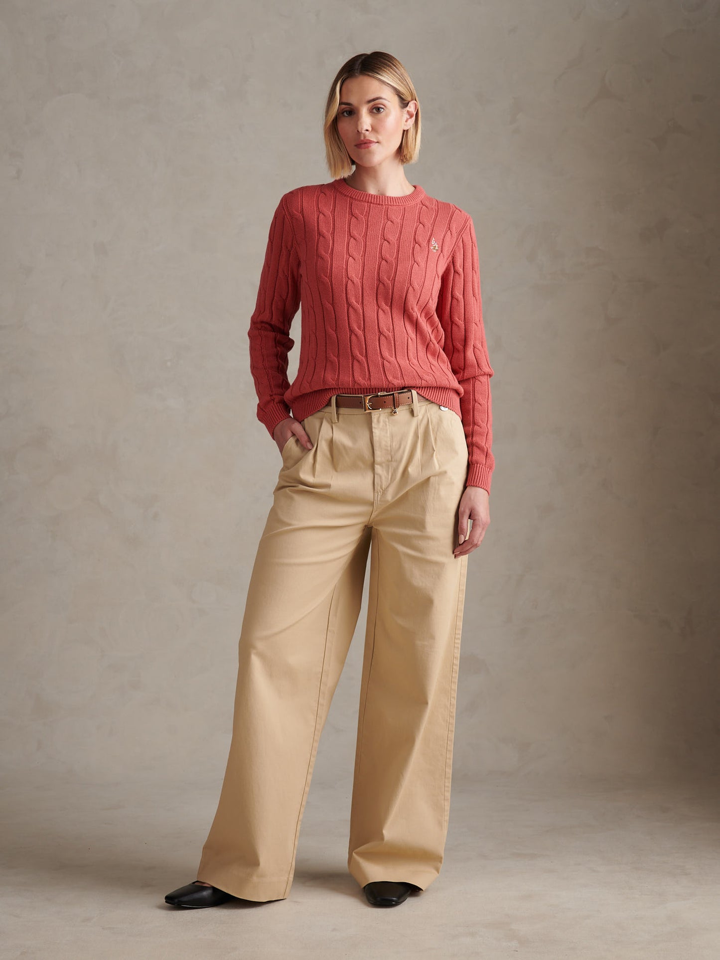 Womens Crew Neck Cable Jumper in Mineral Red