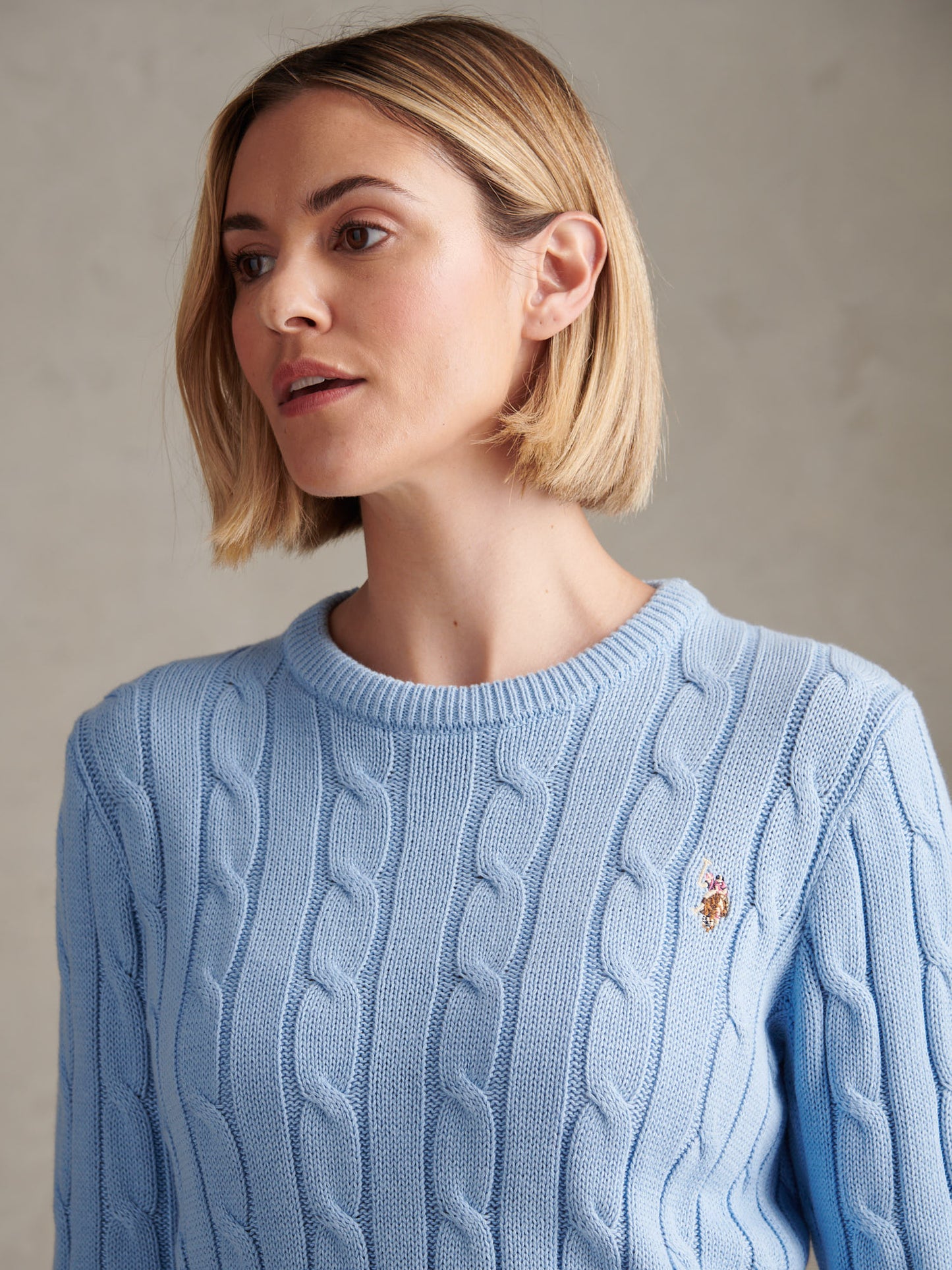 Womens Crew Neck Cable Jumper in Open Air