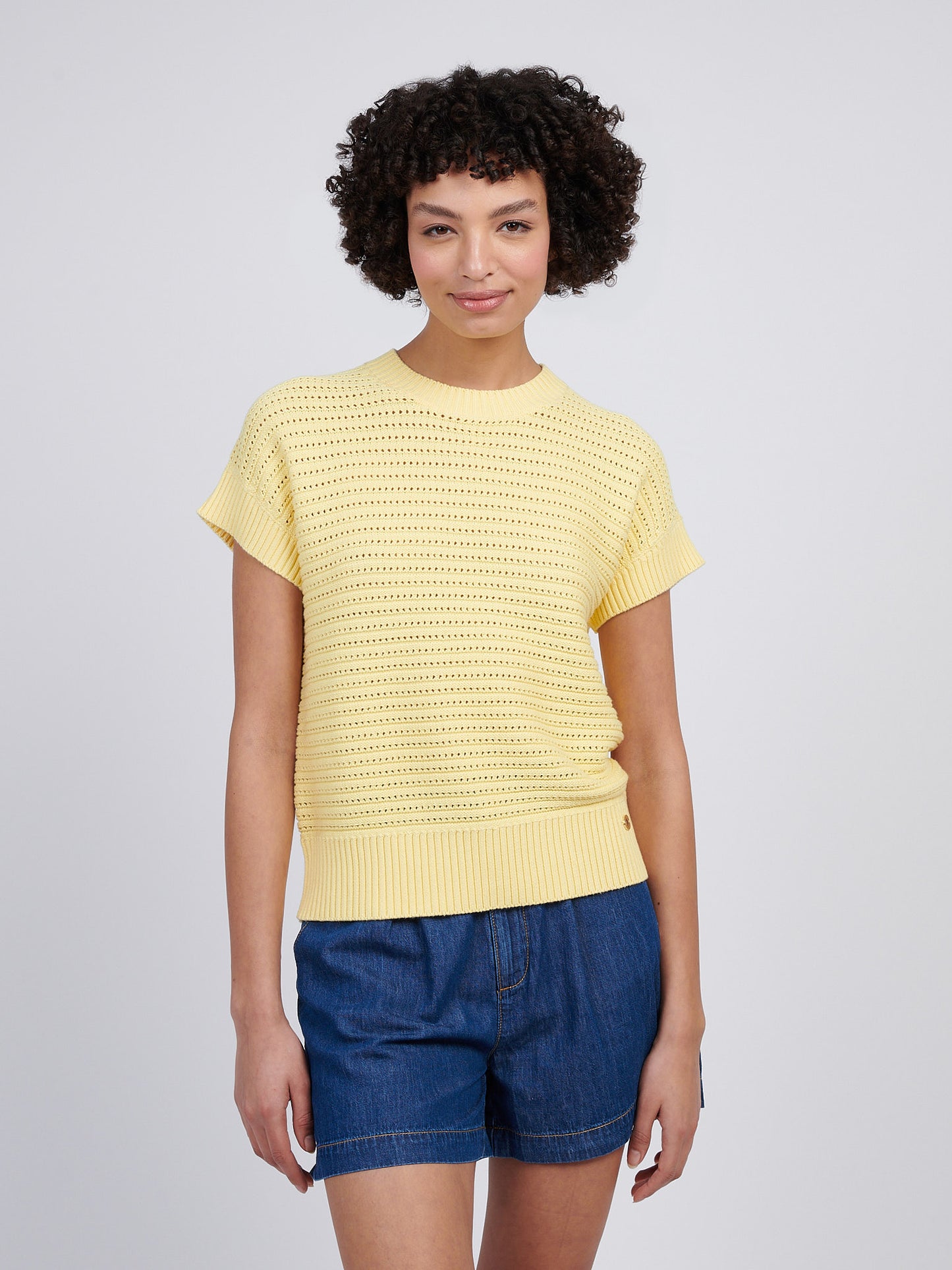 Women Open Knit Shorko z krótkim rękawem w łagodnym żółtym