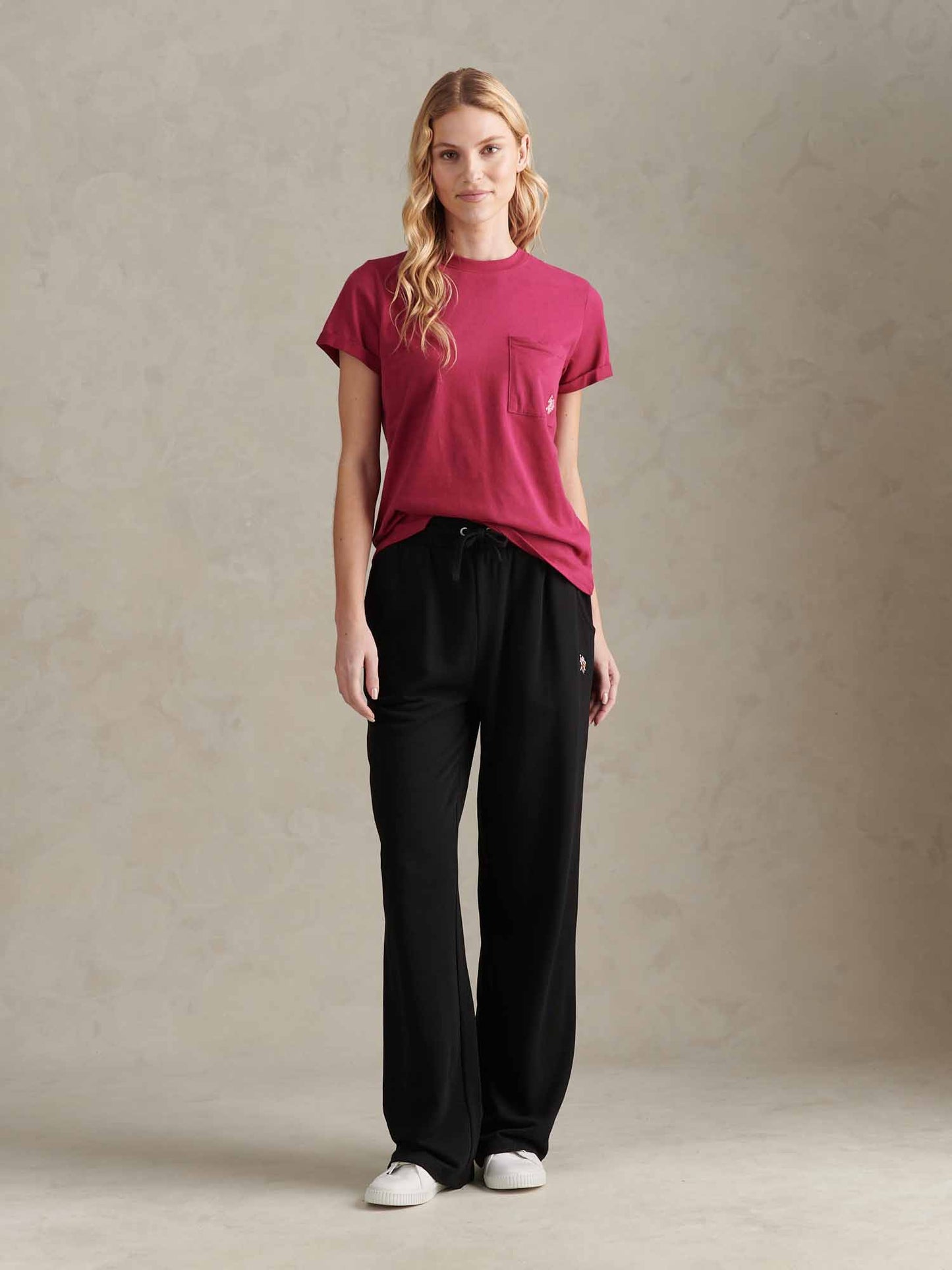 Womens Crew Neck Pocket T-Shirt in Beaujolais