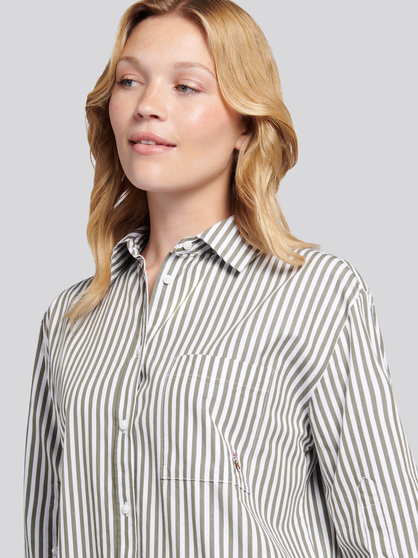 Womens Cotton Poplin Loose Fit Stripe Shirt in Kalamata Green